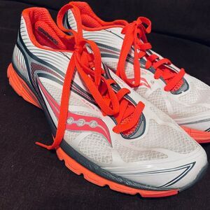 Excellent Women's Saucony Kinvara 4 White Coral Red Grey Women's 11 US 43 EUR